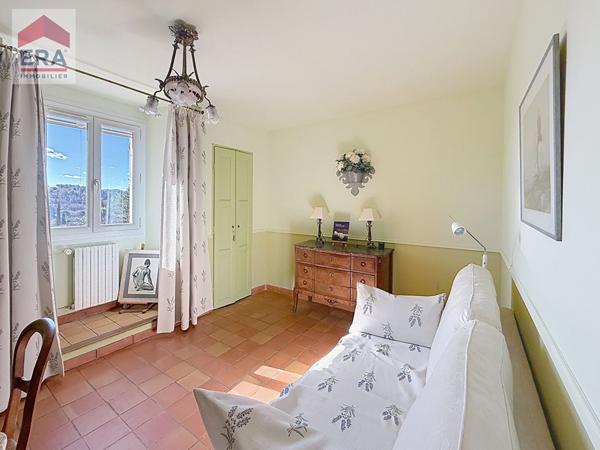 Charmante Bastide Provençale à Fuveau : 5 chambres 4000m² jardin piscine  calme absolu