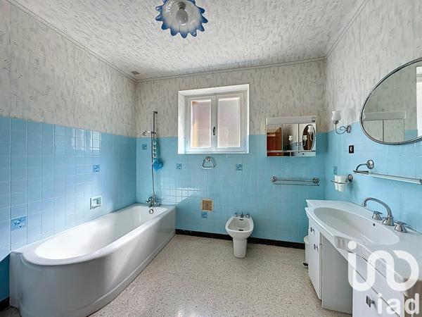 Maison à vendre 8 pièces 211 m² Saint-Alban-sur-Limagnole