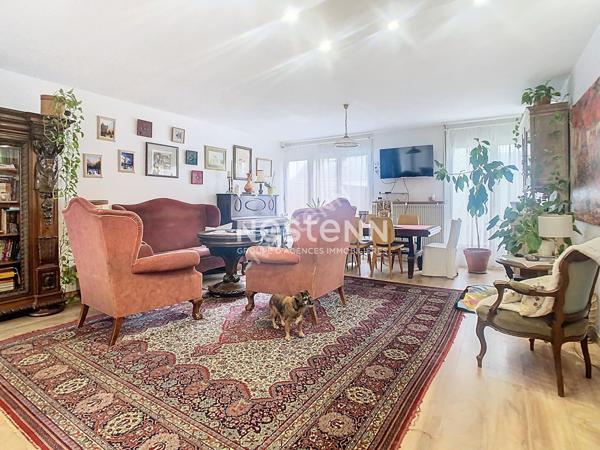 Maison AVRILLE de plain-pied avec jardin et garage.