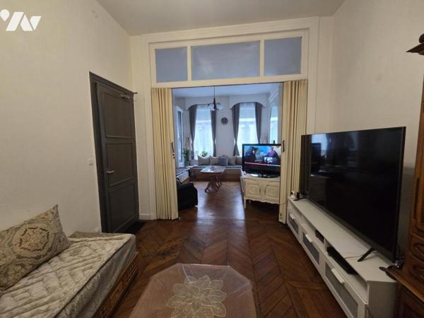 LILLE - WAZEMMES- MAISON D'HABITATION EN TRES BON ETAT DE 185 M2  HAB - COUR - CAVE -