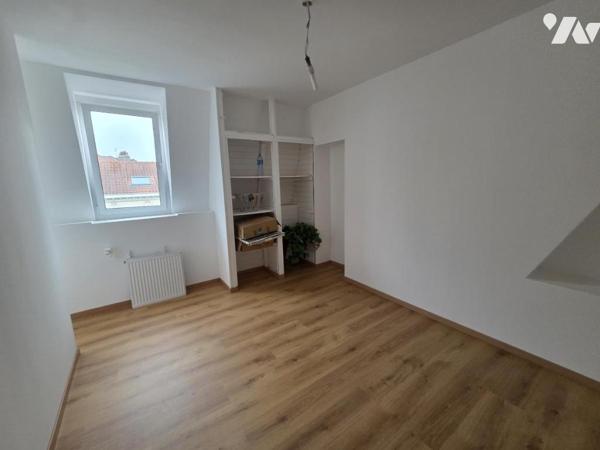 LILLE - WAZEMMES- MAISON D'HABITATION EN TRES BON ETAT DE 185 M2  HAB - COUR - CAVE -