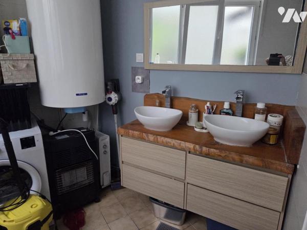 LILLE - WAZEMMES- MAISON D'HABITATION EN TRES BON ETAT DE 185 M2  HAB - COUR - CAVE -