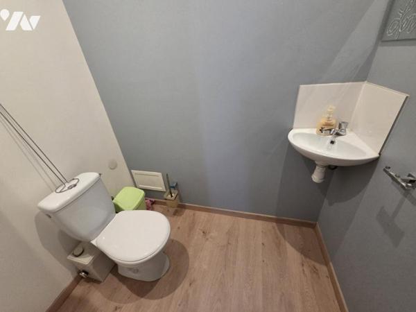 LILLE - WAZEMMES- MAISON D'HABITATION EN TRES BON ETAT DE 185 M2  HAB - COUR - CAVE -