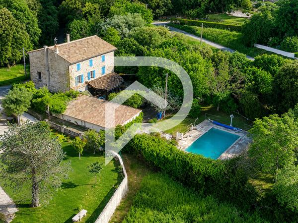 Maison 8 pièces 272 m2
