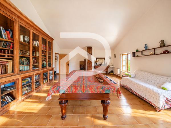 Maison 8 pièces 272 m2