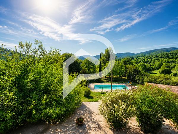 Maison 8 pièces 272 m2