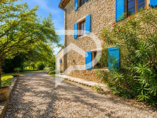Maison 8 pièces 272 m2