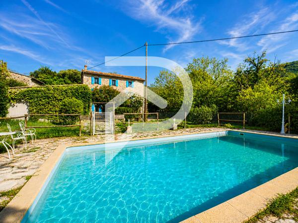 Maison 8 pièces 272 m2