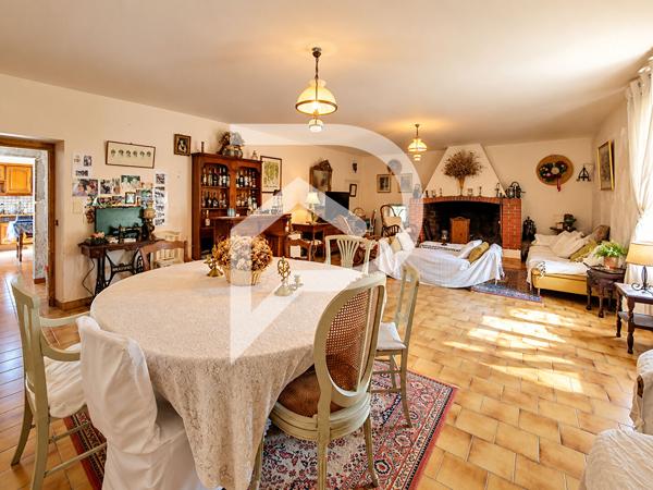 Maison 8 pièces 272 m2