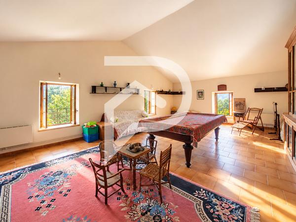 Maison 8 pièces 272 m2
