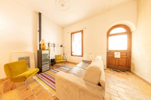 LE CAILAR (30740) – MAISON DE VILLAGE – 4 PIÈCES – 2/3 CHAMBRES – TRÈS BON ÉTAT – BALCON – CHARME DE L’ANCIEN