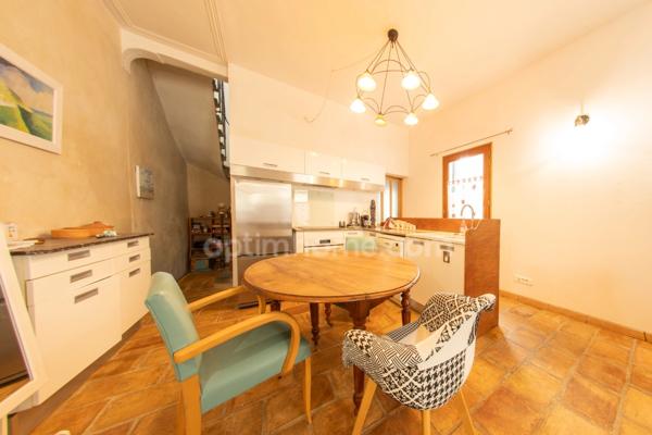 LE CAILAR (30740) – MAISON DE VILLAGE – 4 PIÈCES – 2/3 CHAMBRES – TRÈS BON ÉTAT – BALCON – CHARME DE L’ANCIEN