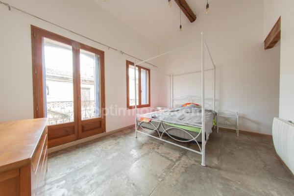 LE CAILAR (30740) – MAISON DE VILLAGE – 4 PIÈCES – 2/3 CHAMBRES – TRÈS BON ÉTAT – BALCON – CHARME DE L’ANCIEN