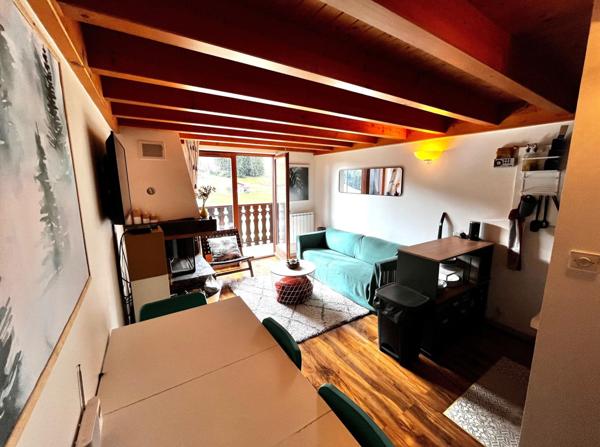 Au dernière étage d’une résidence, Duplex  2 pieces d’environ 36m2 offrant une vue magnifique sur les montagnes.