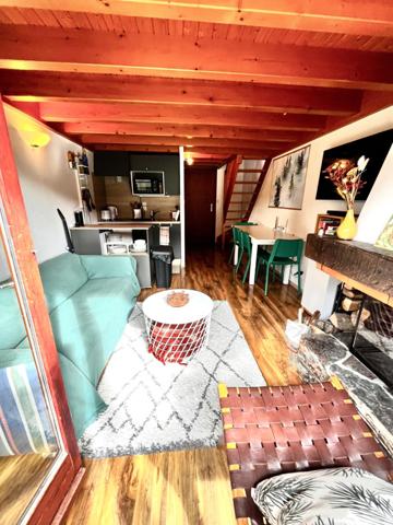 Au dernière étage d’une résidence, Duplex  2 pieces d’environ 36m2 offrant une vue magnifique sur les montagnes.