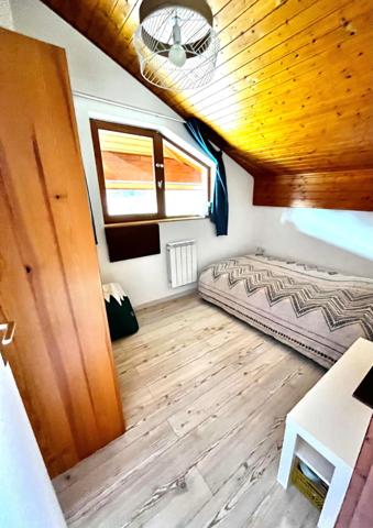 Au dernière étage d’une résidence, Duplex  2 pieces d’environ 36m2 offrant une vue magnifique sur les montagnes.