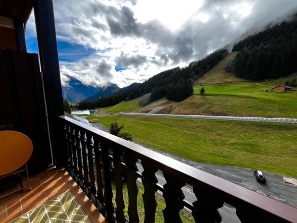 Au dernière étage d’une résidence, Duplex  2 pieces d’environ 36m2 offrant une vue magnifique sur les montagnes.