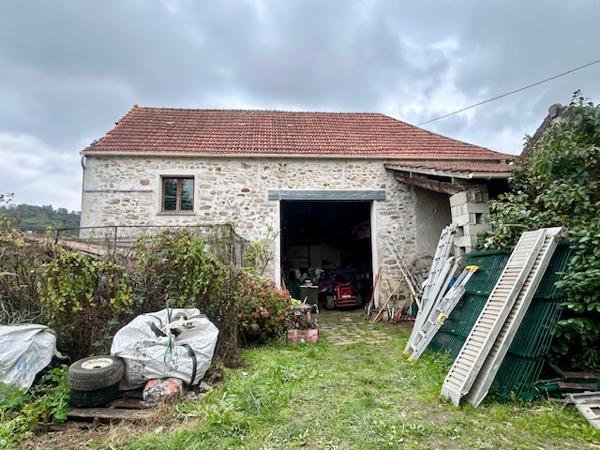 Marcoussis (91460) MARCOUSSIS - Maison de Maître de type F7 - 246 m2 hab - Jardin d'env. 2 100 m2 - Grange