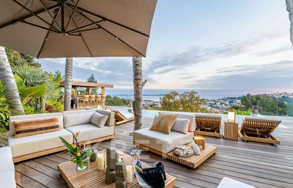 Villa contemporaine vue mer