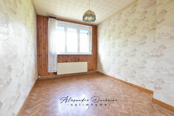 Avesnes-sur-helpe, Maison d'environ 133m², 4 chambres, 2 bureaux, sur 307m² de terrain.