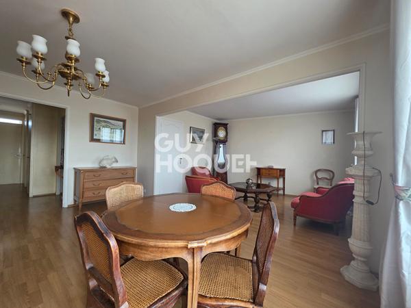 Limite Vincennes ! 86 m² avec vue Tour Eiffel, balcon, terrasse, parking