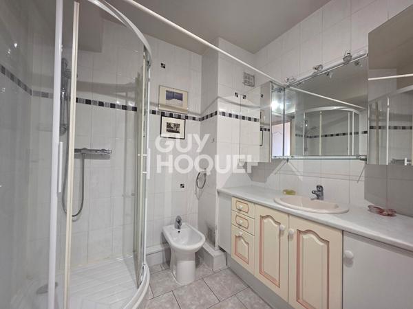 Limite Vincennes ! 86 m² avec vue Tour Eiffel, balcon, terrasse, parking
