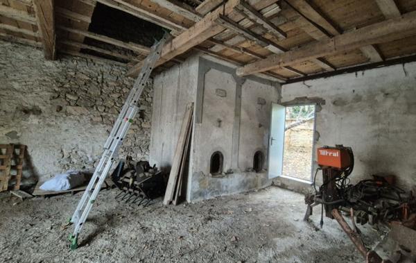 Vente Garage Avec cour Paraza   