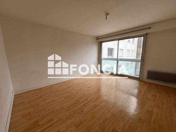 Location Appartement 2 pièces 47.01 m² - 6 RUE DU TEMPLE Niort 79000