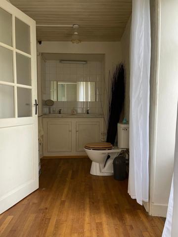 Ensemble  en pierre  , maison d’amis et grange  incluses !