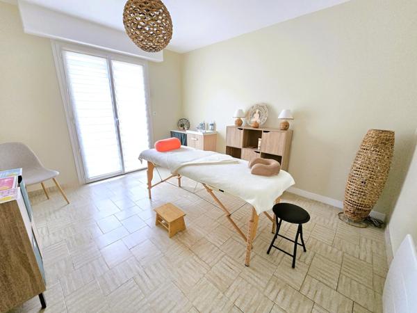 Local Commercial à Auneau-Bleury-Saint-Symphorien, 28700 - 3 pièces 45m²