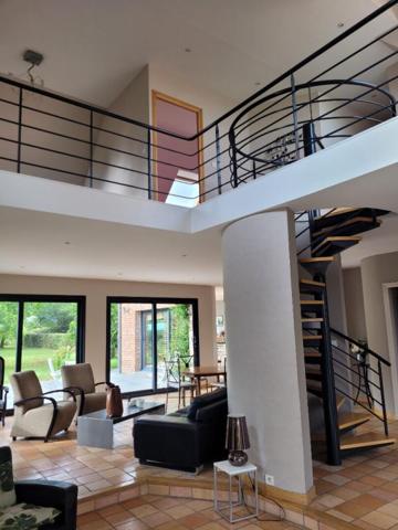 Nomain  Maison 5 pièce(s) 190 m2