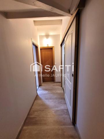 Grande surface habitable à 1km de la gare.