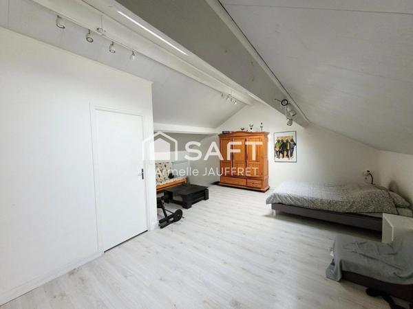 Grande surface habitable à 1km de la gare.