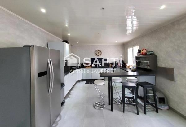 Grande surface habitable à 1km de la gare.