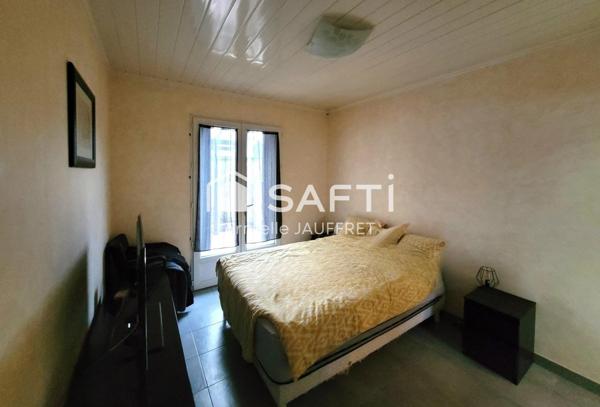 Grande surface habitable à 1km de la gare.