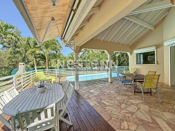 A VENDRE VILLA F4 AVEC PISCINE A BOIS-RADA SAINTE ROSE