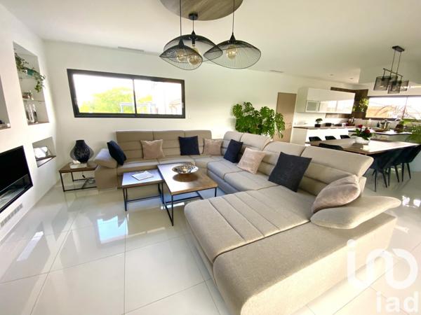 Maison 4 pièces de 146 m² à Lunel (34400)