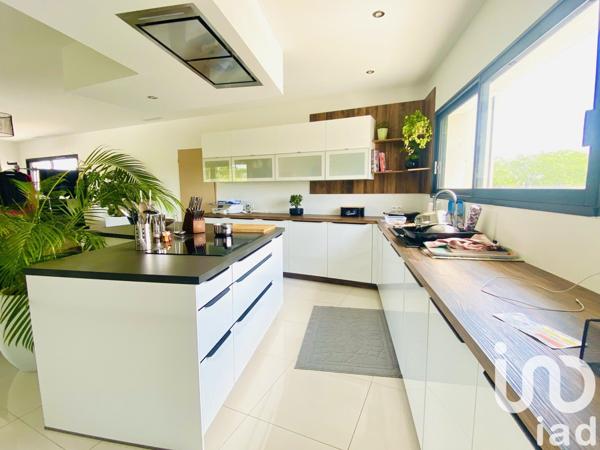 Maison 4 pièces de 146 m² à Lunel (34400)