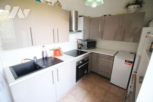 Appartement agréable T3/4 de 79m2 (Carrez) dans le quartier de Bonneveine (8e) + parking privatif