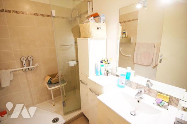 Appartement agréable T3/4 de 79m2 (Carrez) dans le quartier de Bonneveine (8e) + parking privatif