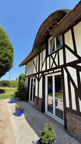 Belle propriété avec charmante maison normande à la campagne