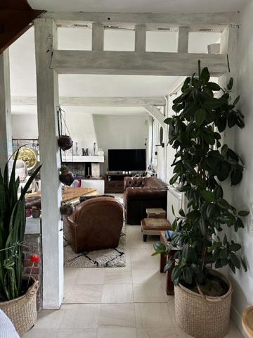 Belle propriété avec charmante maison normande à la campagne