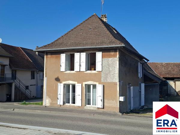 Maison de village de 110 m² avec garage.