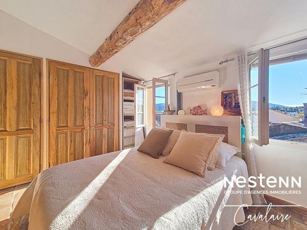 Maison de ville en centre-ville de Cogolin d'environ 131 m² sur 3 niveaux