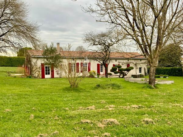 Proche Jonzac, spacieuse Charentaise