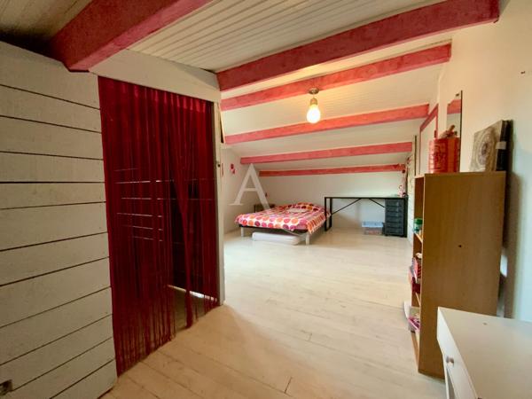 Proche Jonzac, spacieuse Charentaise