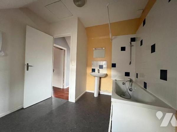 Appartement à Vendre à Gravelines (59820) en Nord (59)

Cet appartement en duplex dans une pe...