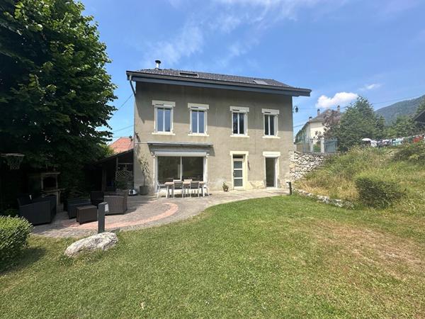 Charmante Maison de Caractère à La Bauche : Un Bien avec du Cachet à Découvrir