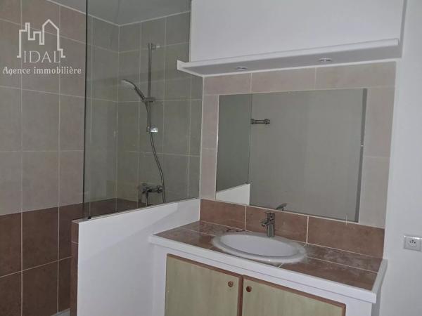 Location                                                      Appartement
                        
                     3 pièces                      64 m2                     à Sévérac-d'Aveyron