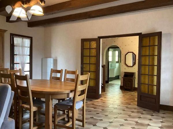 A VENDRE : Proche commerces dans petite ville (SOUILLAC - Lot), maison contemporaine des années...